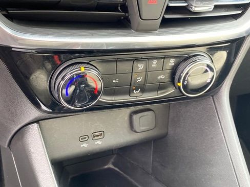 Used 2024 Buick Encore GX Sport Touring image 13