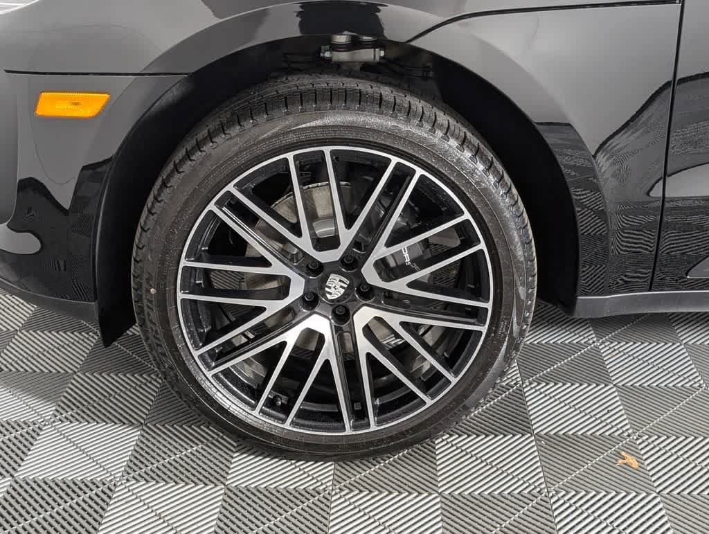 Used 2026 Porsche Macan AWD/4WD image 12
