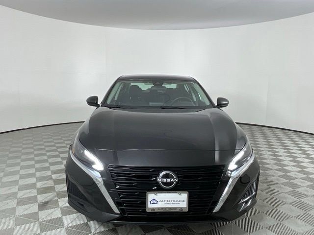 Used 2025 Nissan Altima 2.5 SV FWD image 4