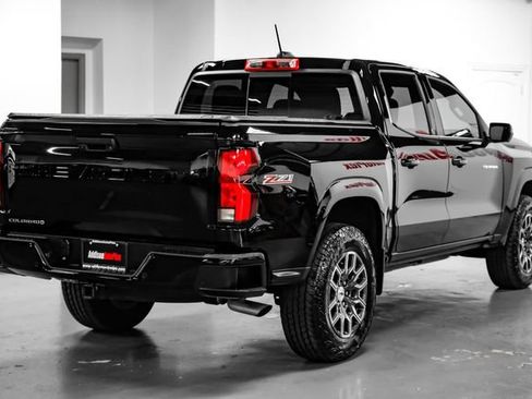 Used 2026 Chevrolet Colorado Z71 w/ Technology Package AWD/4WD image 7