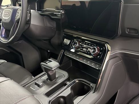 New 2024 GMC Sierra 1500 AT4X w/ AT4X AEV Edition AWD/4WD image 29