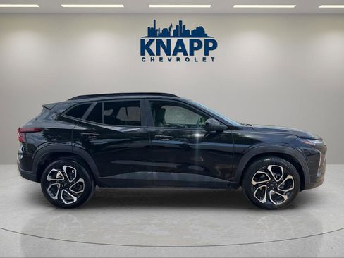 Used 2025 Chevrolet Trax RS w/ Sunroof Package image 6