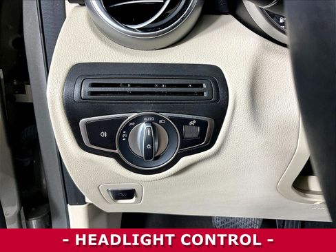 Used 2022 Mercedes-Benz GLC 300 image 37