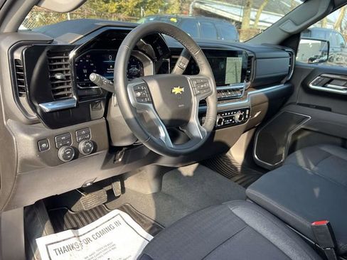 Certified 2025 Chevrolet Silverado 1500 LT image 10