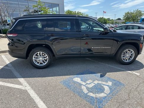 New 2025 Jeep Grand Cherokee L Laredo w/ Luxury Tech Group I AWD/4WD image 33
