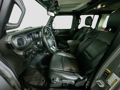 Used 2022 Jeep Wrangler Unlimited Sahara w/ Cold Weather Group AWD/4WD image 13