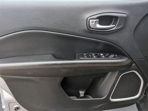 Used 2019 Jeep Compass Limited image 12