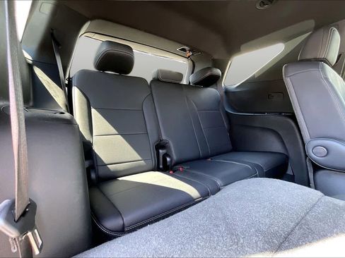 Used 2025 Chevrolet Traverse LT AWD/4WD image 27