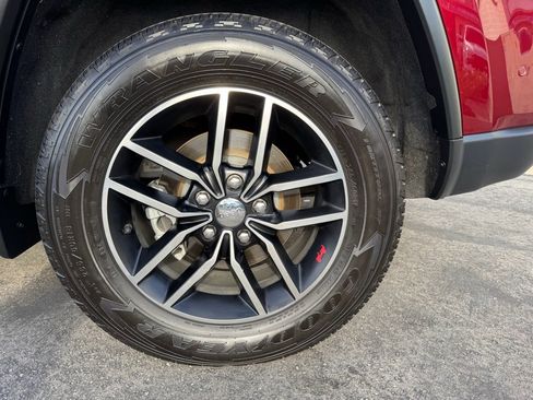 Used 2018 Jeep Grand Cherokee Trailhawk image 12