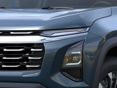 New 2025 Chevrolet Equinox LT image 10