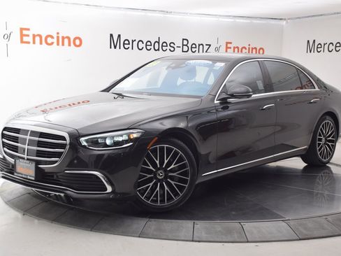 Certified 2022 Mercedes-Benz S 500 4MATIC image 2