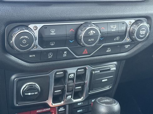 New 2026 Jeep Gladiator Sport image 18