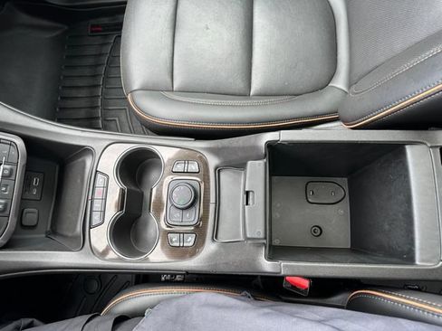 Used 2022 GMC Acadia AT4 w/ Trailering Package AWD/4WD image 19