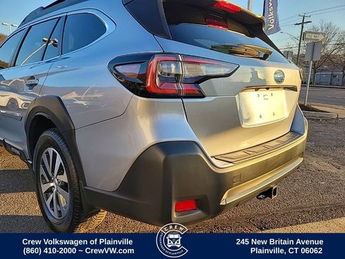 Used 2023 Subaru Outback Premium image 28