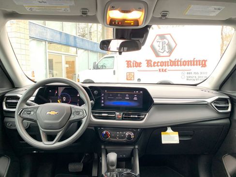 Used 2025 Chevrolet TrailBlazer LT image 31