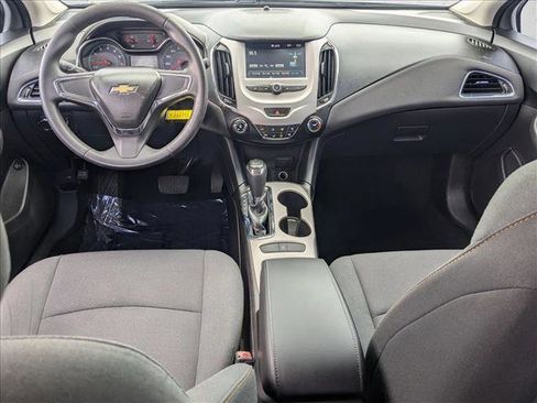 Used 2017 Chevrolet Cruze LS FWD image 16