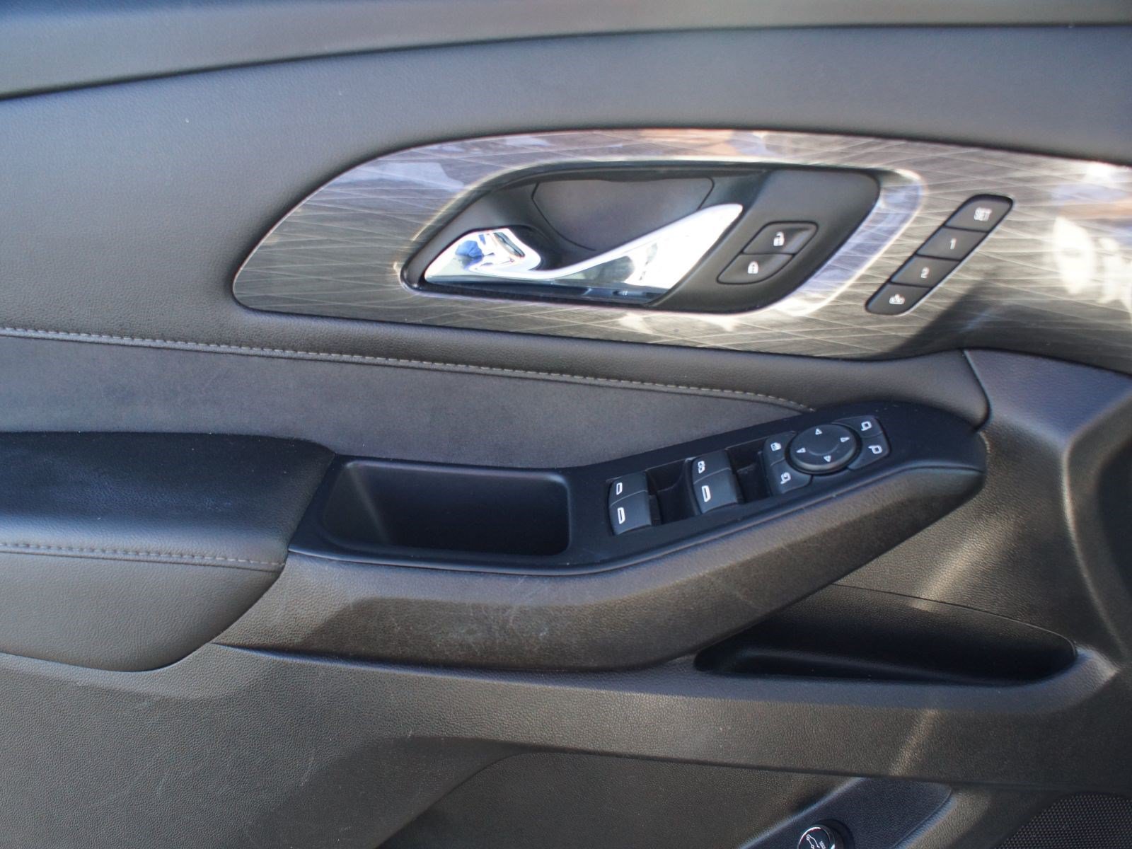Used 2022 Chevrolet Traverse High Country FWD image 22