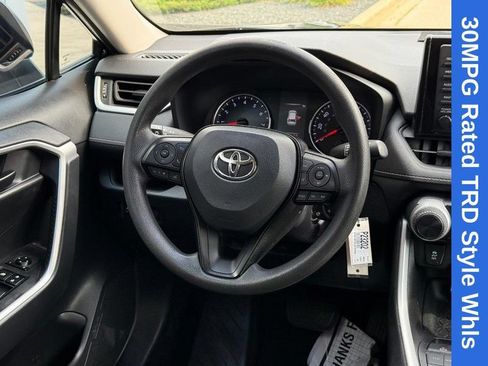 Used 2020 Toyota RAV4 LE FWD image 14