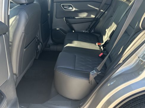 New 2026 Nissan Rogue Platinum image 21