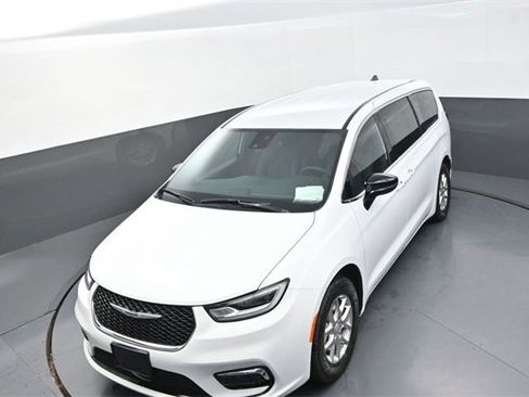 New 2026 Chrysler Pacifica Select image 11