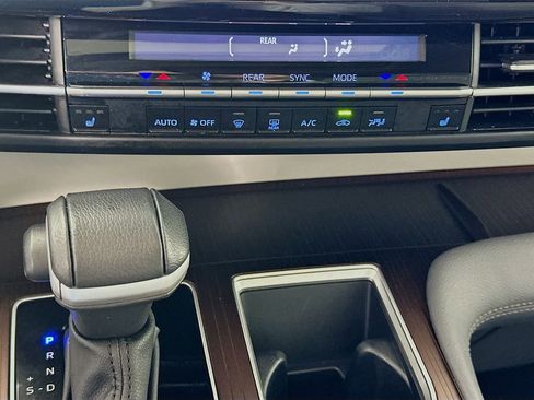 Used 2024 Toyota Sienna XLE image 15