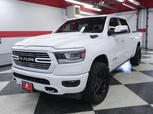 Used 2023 RAM 1500 Laramie AWD/4WD image 5