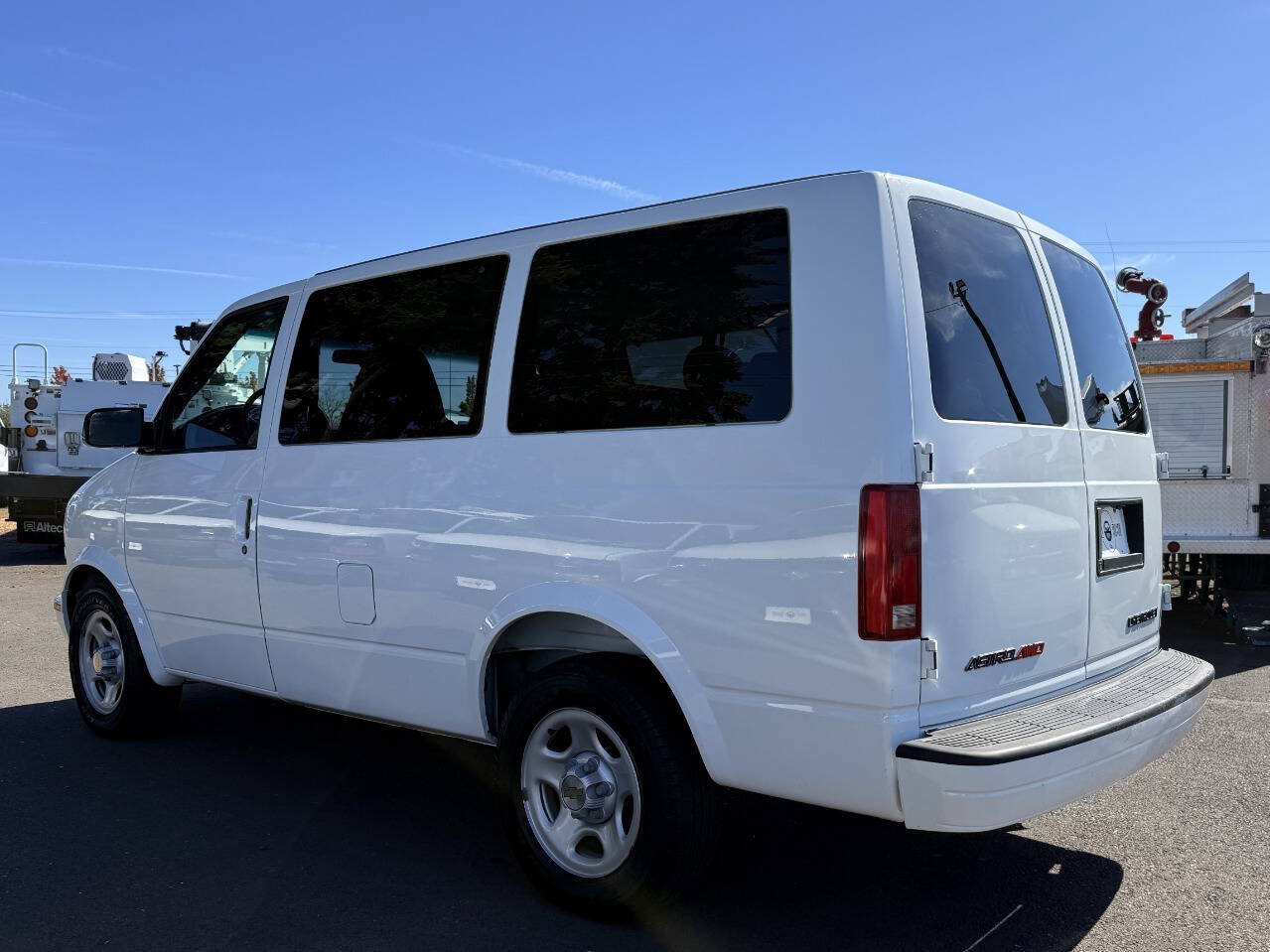 Used 2003 Chevrolet Astro LT AWD/4WD image 31