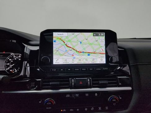 Used 2025 Nissan Pathfinder SL w/ SL Premium Package image 34