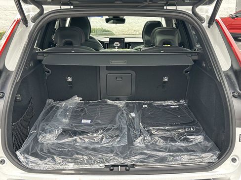 New 2026 Volvo XC60 B5 Ultra w/ Climate Package image 18