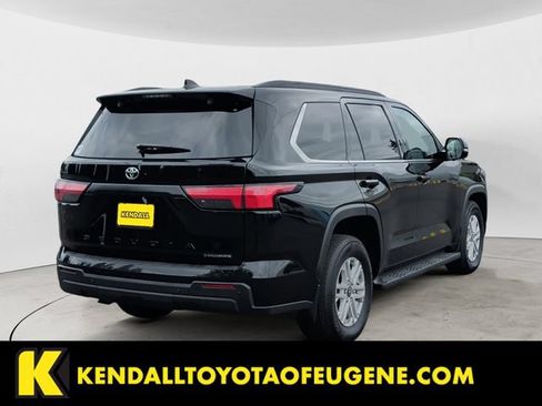 Used 2025 Toyota Sequoia SR5 AWD/4WD image 5