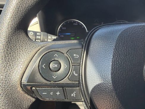 Used 2020 Toyota RAV4 XLE w/ Convenience Package AWD/4WD image 12