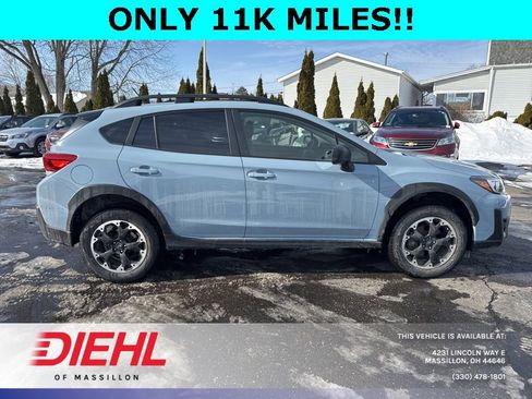 Used 2023 Subaru Crosstrek 2.0i image 4