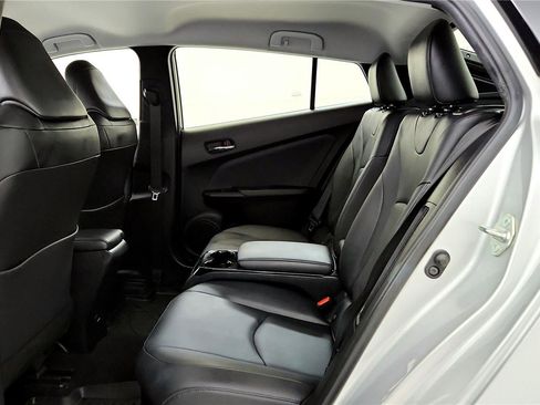 Used 2018 Toyota Prius Prime Premium image 21