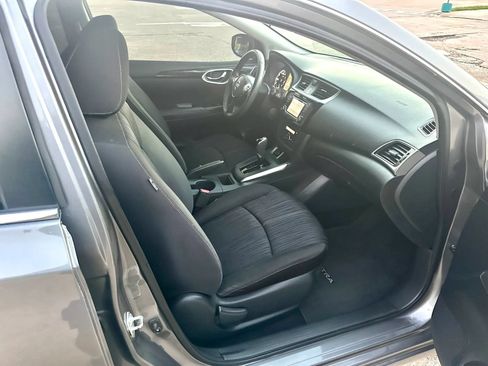 Used 2018 Nissan Sentra SV FWD image 11