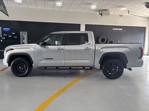 Used 2025 Toyota Tundra Limited AWD/4WD image 3