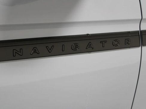 New 2025 Lincoln Navigator Reserve w/ Jet Appearance Package image 11