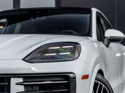 New 2026 Porsche Cayenne S image 14