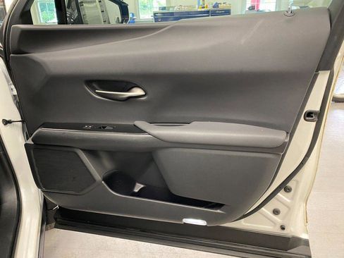 Used 2020 Lexus UX 250h w/ Premium Package image 17