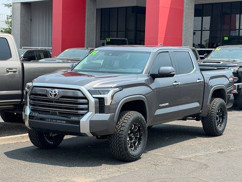 Used 2024 Toyota Tundra Limited AWD/4WD image 41
