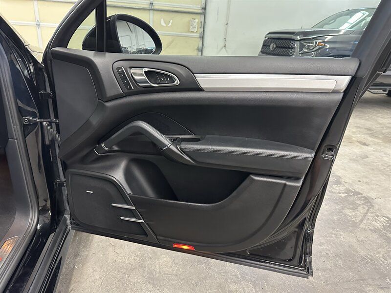 Used 2013 Porsche Cayenne GTS AWD/4WD image 30