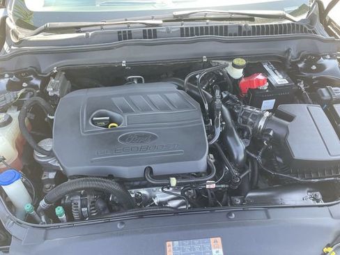 Used 2017 Ford Fusion SE w/ Fusion SE Technology Package FWD image 29