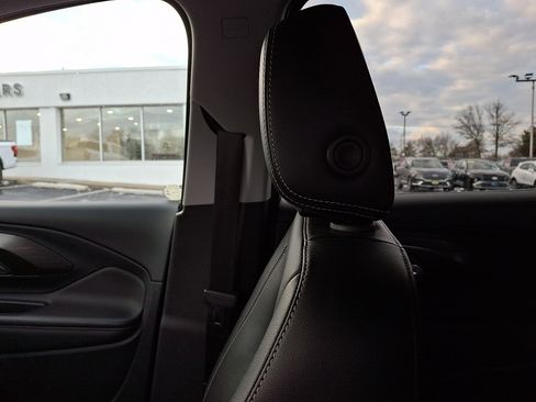 Certified 2022 GMC Terrain SLT image 17