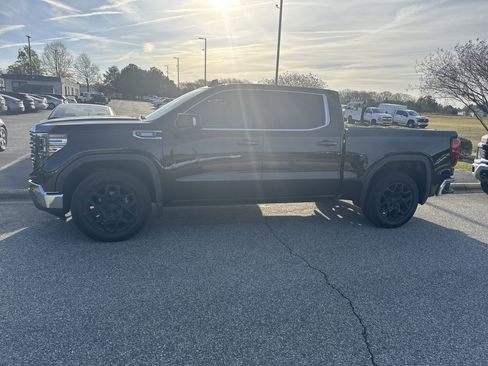 Used 2022 GMC Sierra 1500 SLT w/ SLT Premium Plus Package image 7