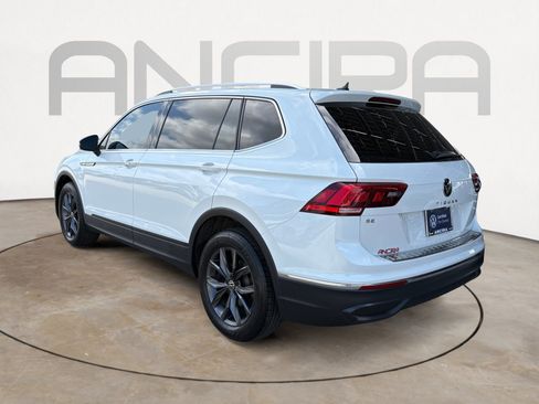 Used 2023 Volkswagen Tiguan SE w/ Panoramic Sunroof Package FWD image 8