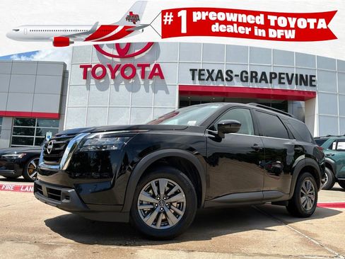 Used 2025 Nissan Pathfinder SV FWD image 1