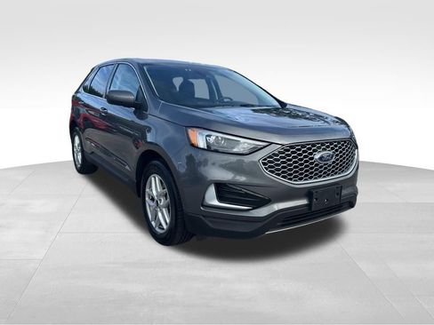 Used 2023 Ford Edge SEL image 2