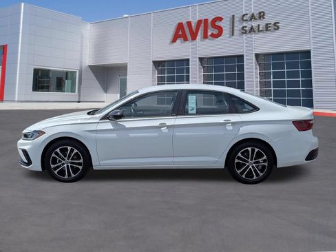 Used 2025 Volkswagen Jetta Sport FWD image 10