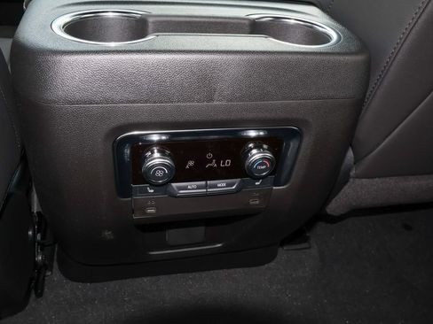 New 2026 GMC Yukon XL Elevation AWD/4WD image 14