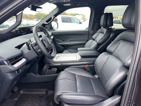 New 2025 Lincoln Navigator L Reserve w/ Jet Appearance Package image 9