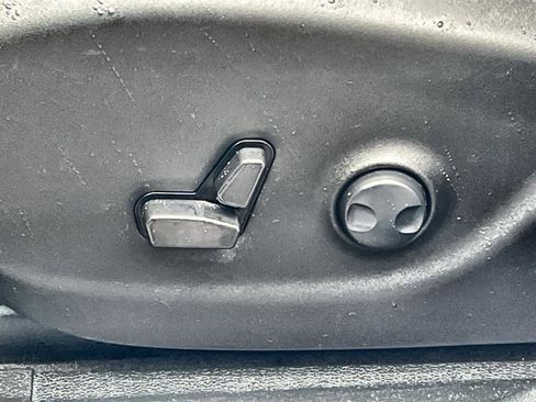 Used 2023 Jeep Cherokee Altitude Lux image 13